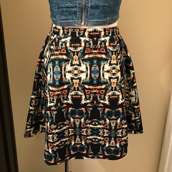 Flirty Abstract Skirt - Picture 4 of 6